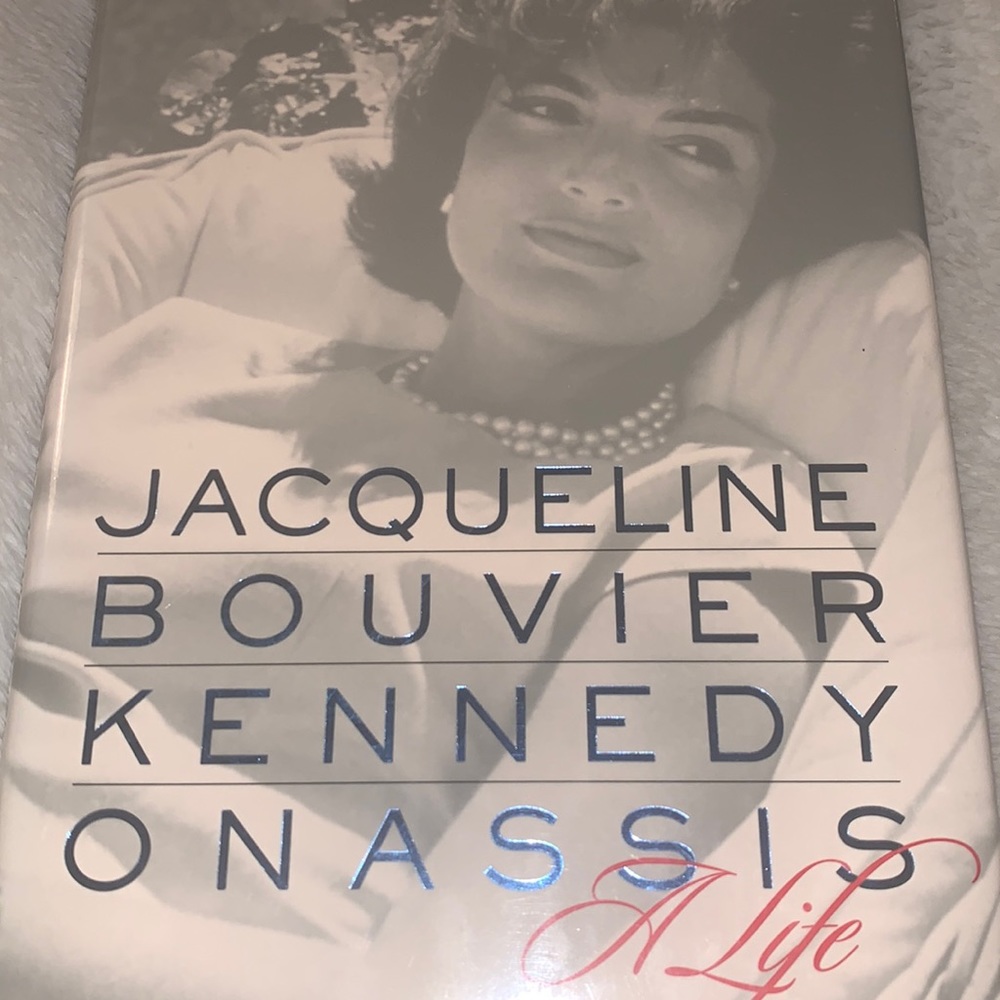 Biography Jacqueline Bouvier Kennedy Onassis